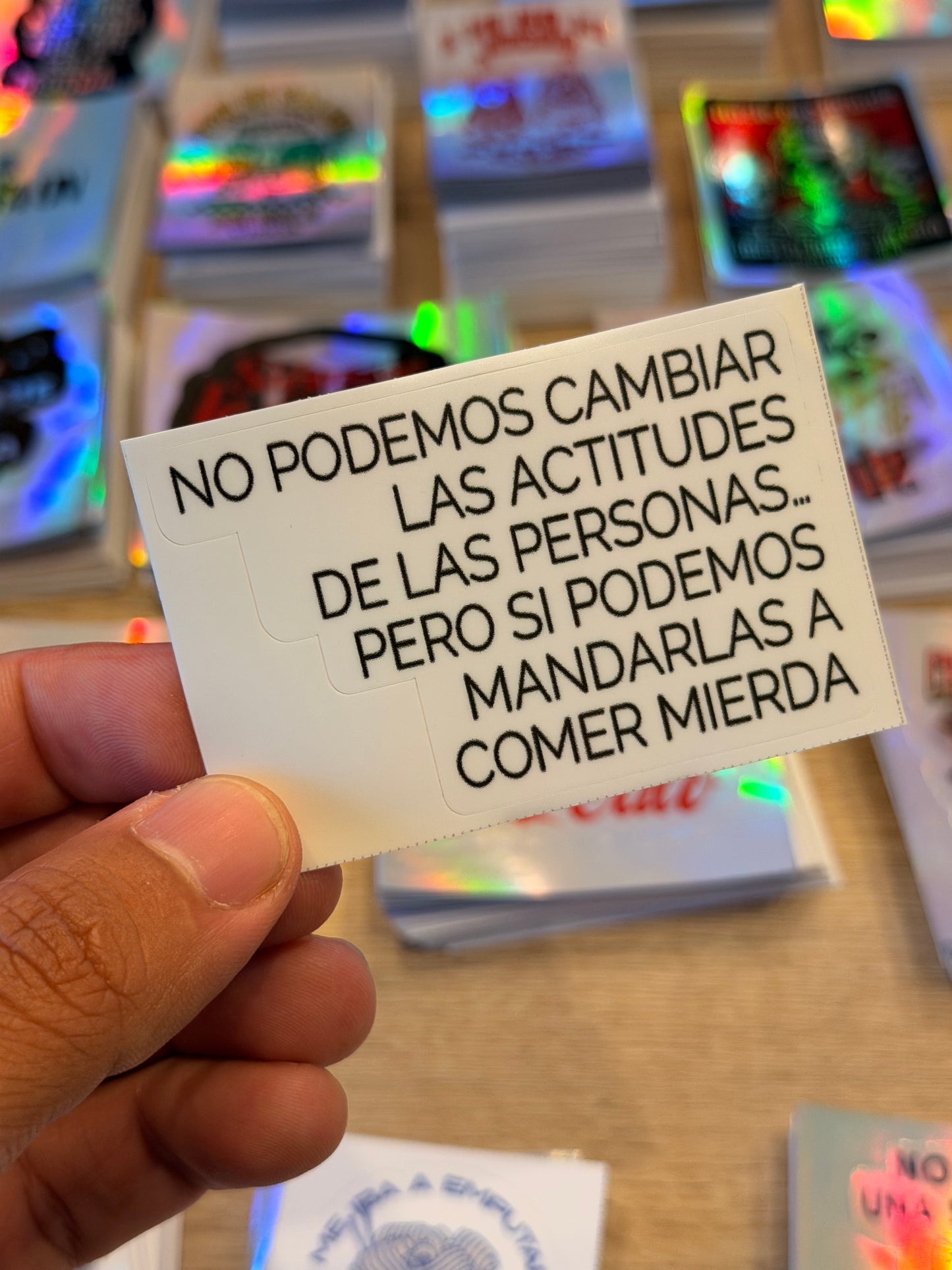 Sticker No Podemos Cambiar Las Actitudes De Las Personas