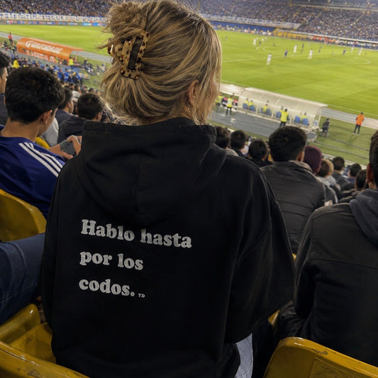 Hablo Hasta Por Los Codos