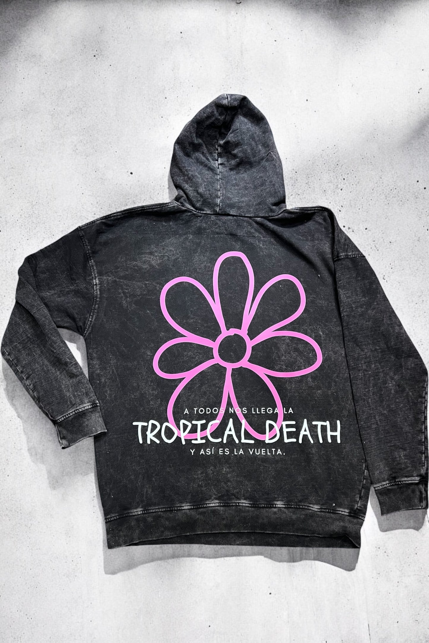 A Todos Nos Llega La Muerte Tropical