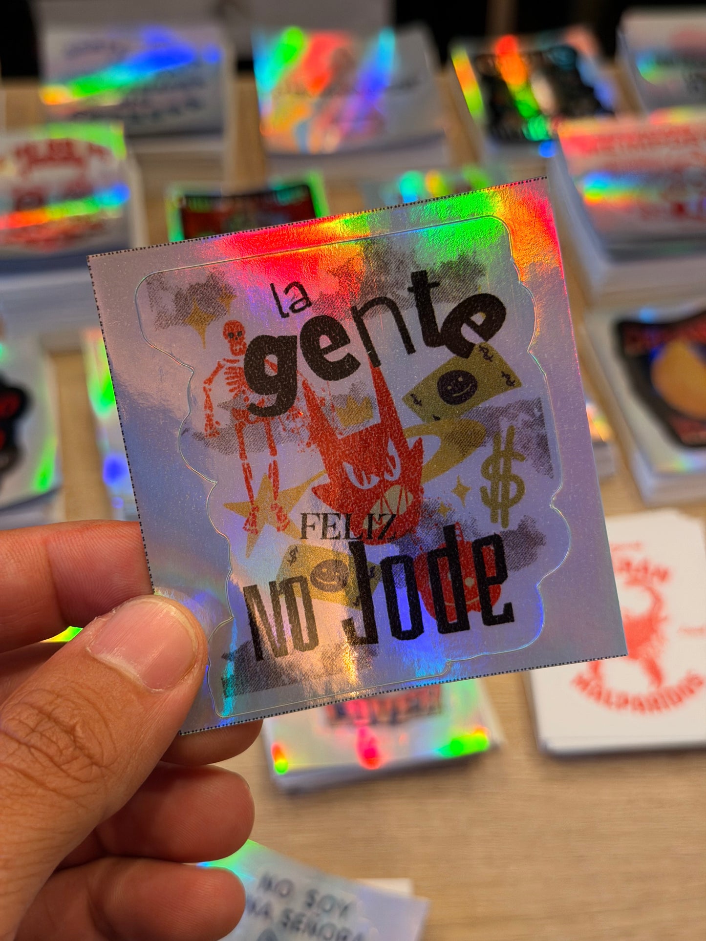 Sticker La Gente Feliz No Jode